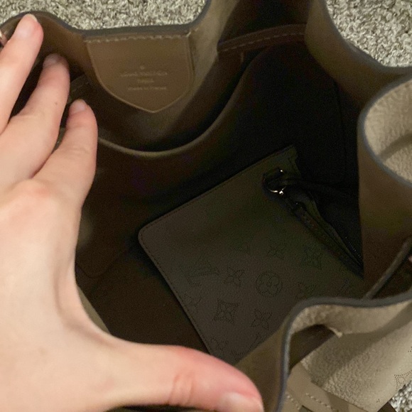 Louis Vuitton beige barrel bag - Picture 6 of 14